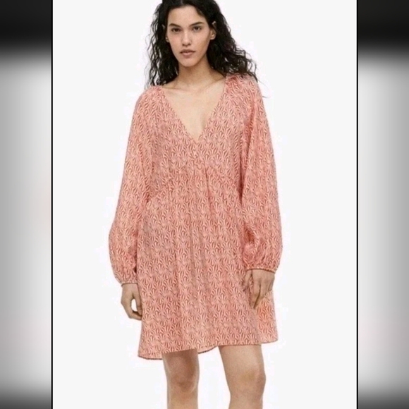 H&M Dresses & Skirts - H&M Orange Cream Patterned Long Sleeve Baby doll V Neck Dress Medium